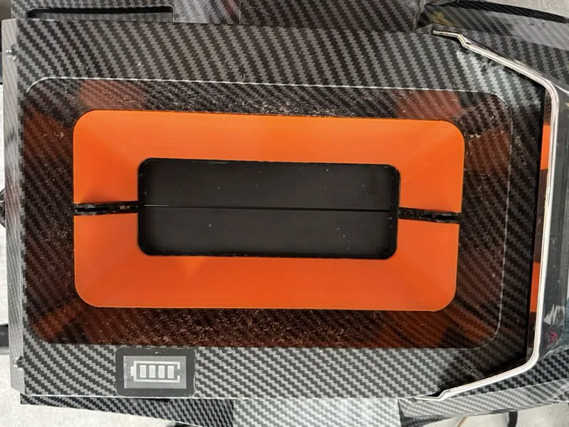 Vypúšťanie krmiva pri zavážacích loďkách Flytec V030 a V080